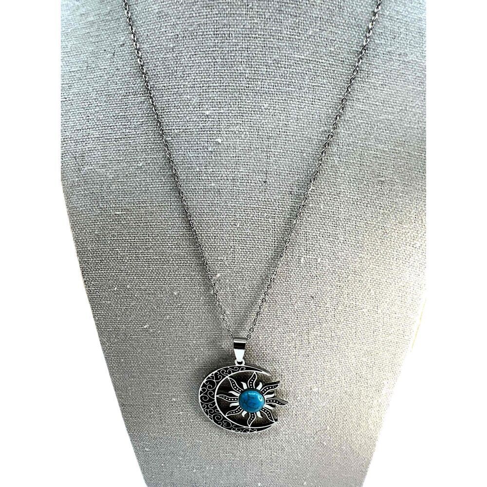 NEW Faux Turquoise Silver Chain Sun And Moon Pendant Necklace - Picture 2 of 9